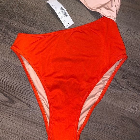 One Shoulder Color Block Swimsuit - Picture 6 of 7